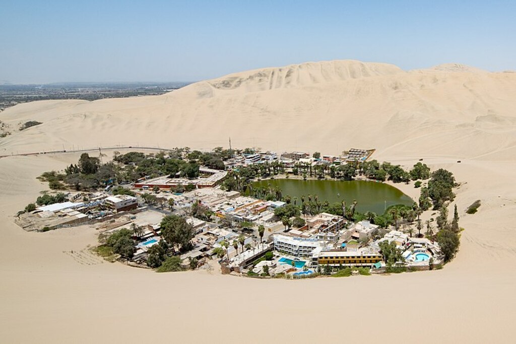 Overview of Huacachina