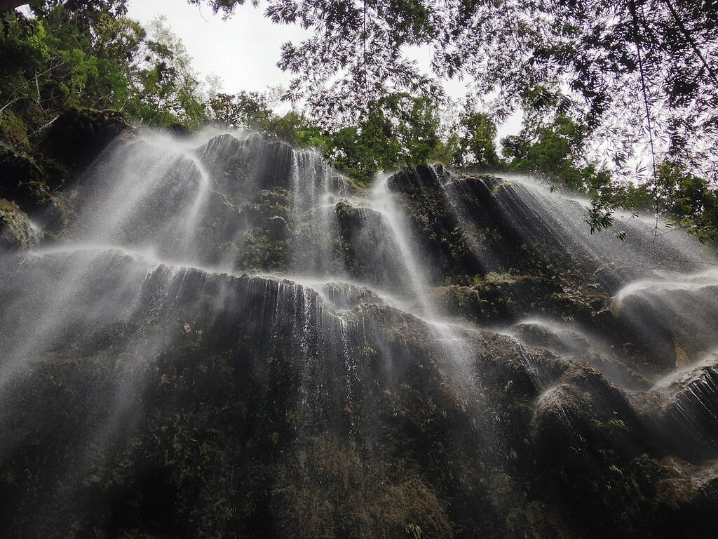 Tumalog Falls, Oslob, Philippines (Unsplash)