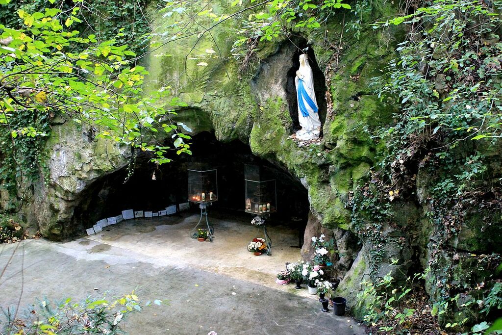 Hérouville-Saint-Clair Petit Lourdes grotte 02