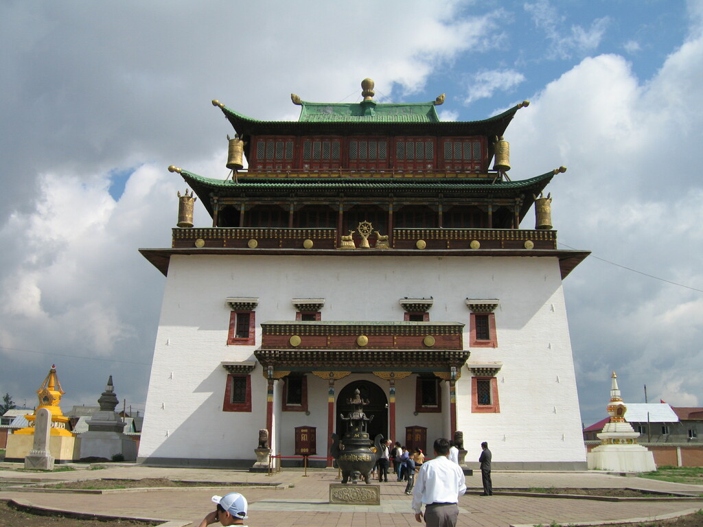 Gandantegchinlen Khiid Monastery