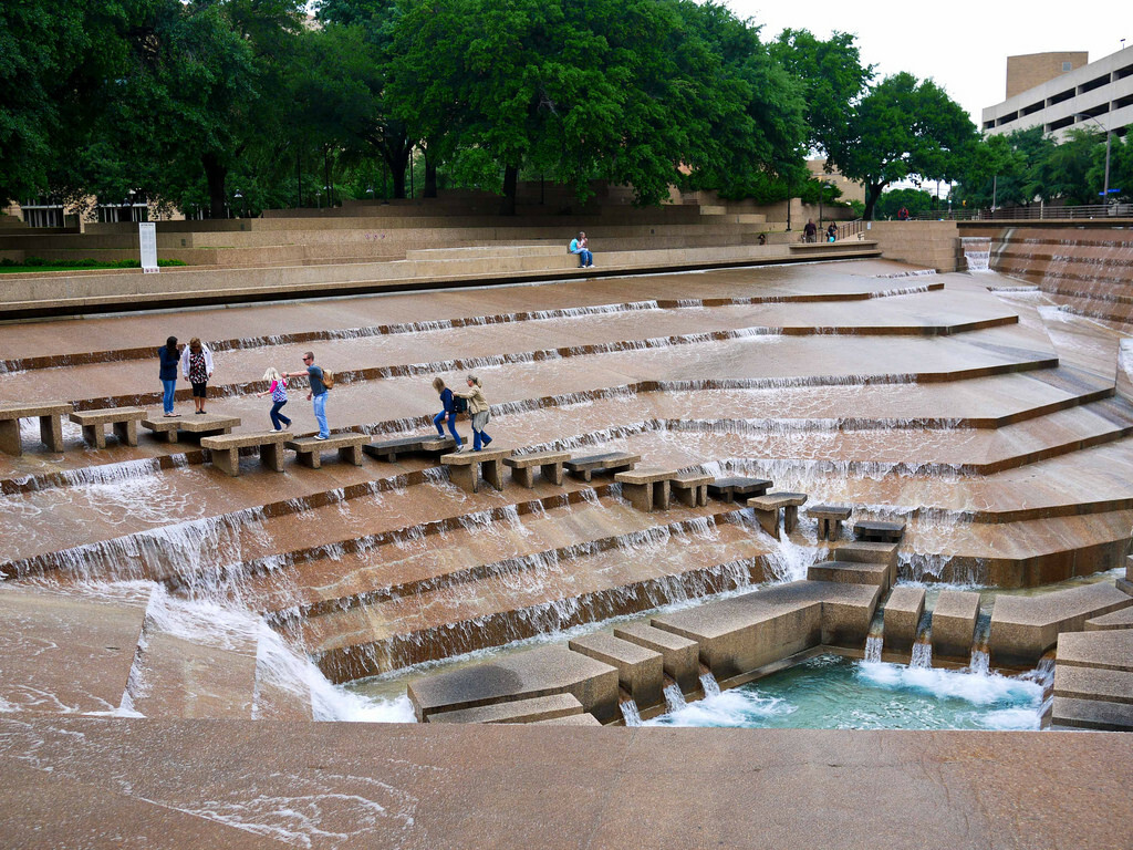 the active pool at the Fort Worth Water Gardens
