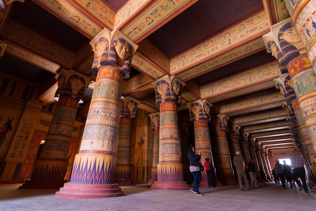Atlas Studio columns set