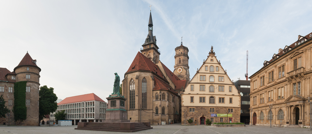 Schillerplatz und Stiftskirche Stuttgart 2013 Panorama