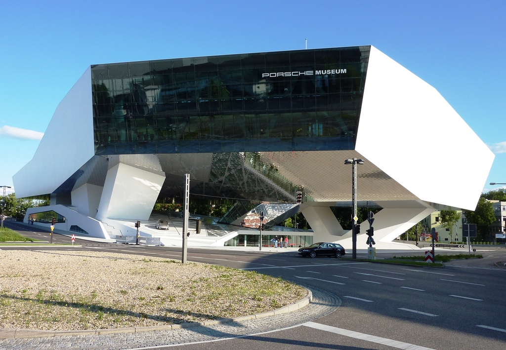 Porsche-Museum in summer