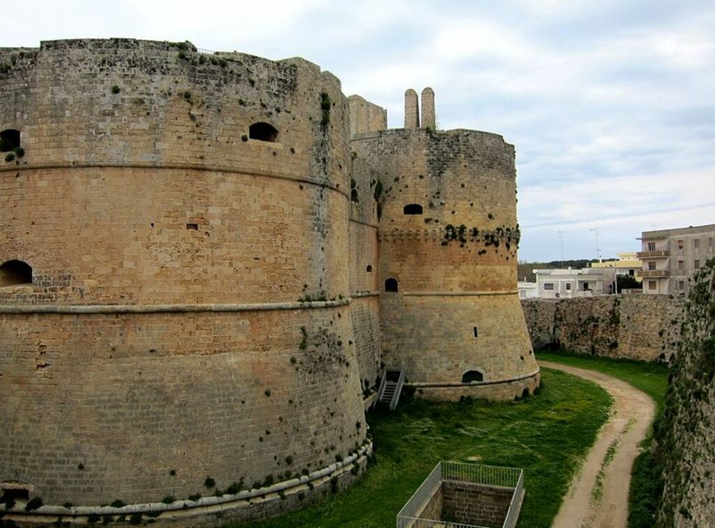The Castle of Otranto - panoramio