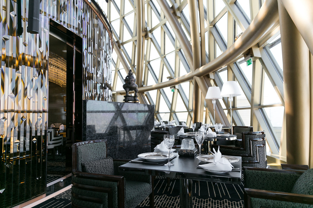 Inside Robuchon au Dôme