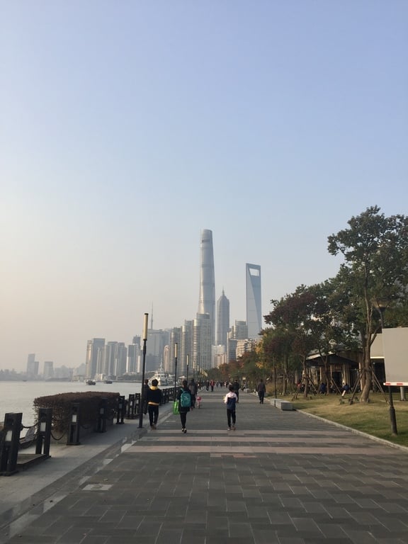 photo spots in shanghai | riverside promenade