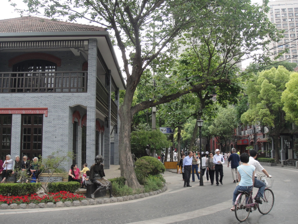 Duolun Famous-Cultural-Person Street,Shanghai多倫路文化名人街 - panoramio