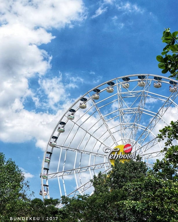 theme parks in jakarta | jungleland adventure park
