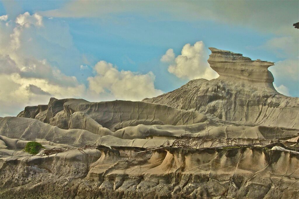 Kapurpurawan Rock Formations