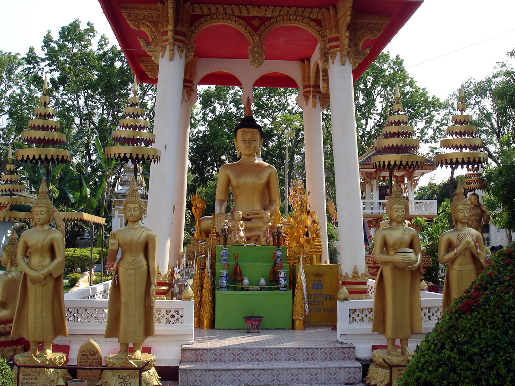 Shrine - Wat Si Saket