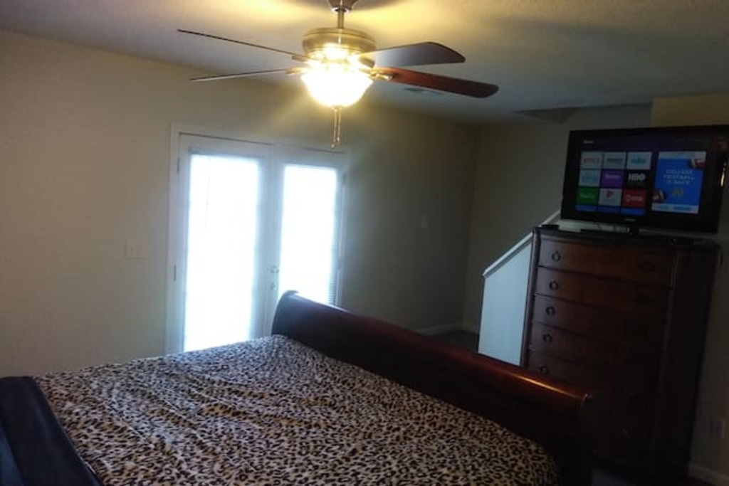 Top 13 Airbnb Vacation Rentals Near Fort Campbell, Kentucky Updated