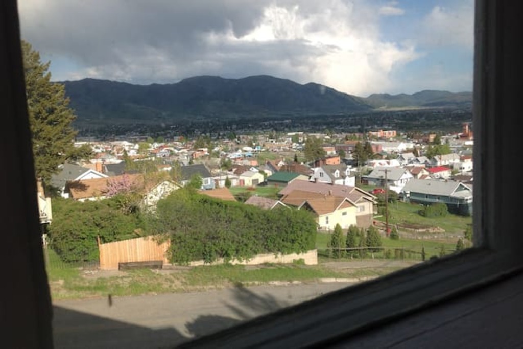 Top 10 Airbnb Vacation Rentals In Deer Lodge, Montana Updated 2024