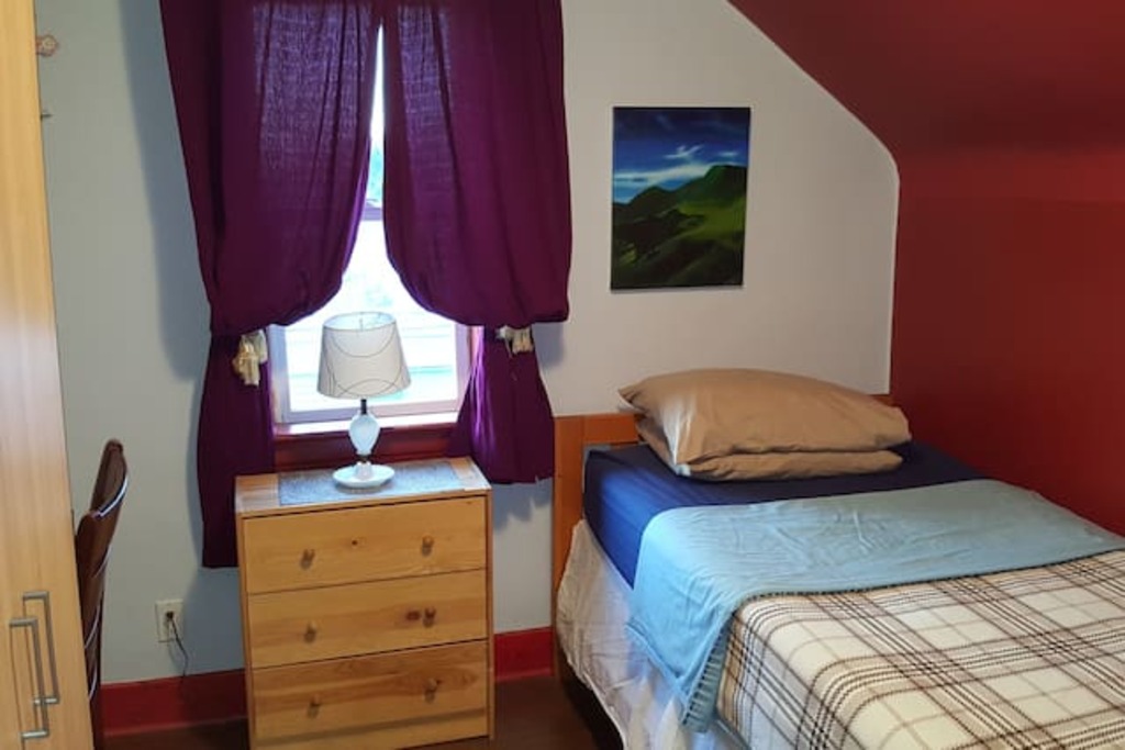 nisku guesthouse