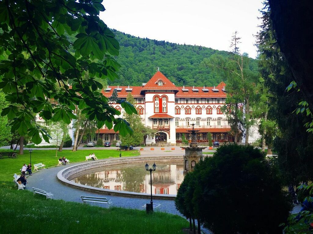things to do in sinaia | check out the exhibits at muzeul rezervației bucegi