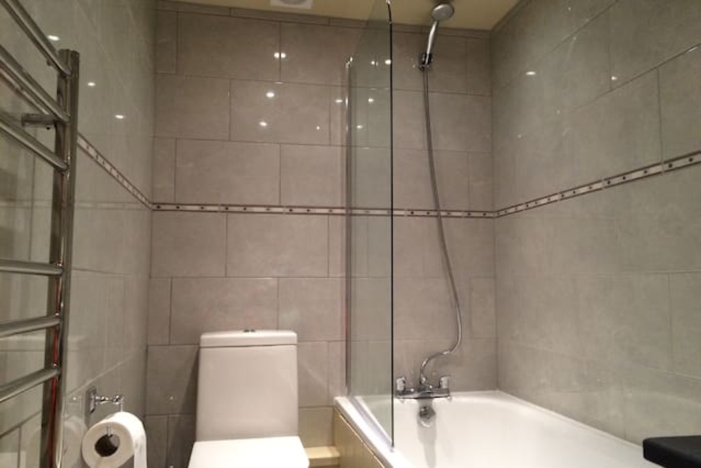 Top 12 Airbnb Vacation Rentals In And Around Silverton, United Kingdom