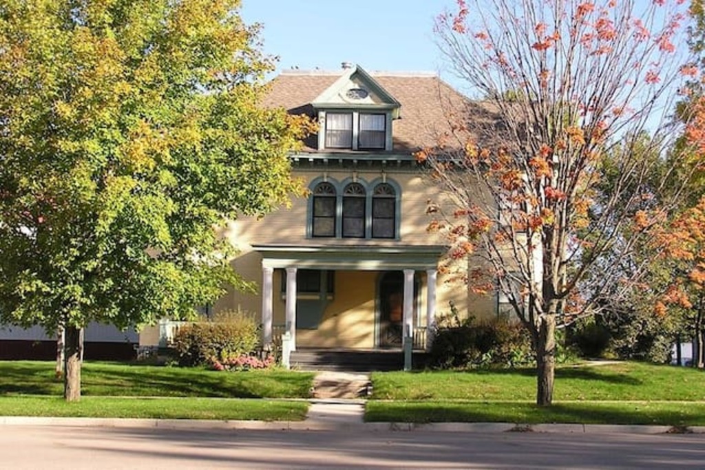 Top 13 Airbnb Vacation Rentals In Balaton, Minnesota Trip101