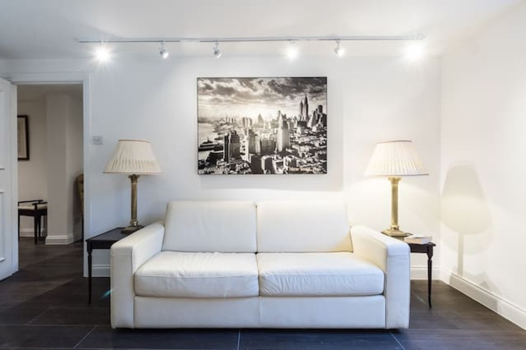luxurious and newly renovated flat