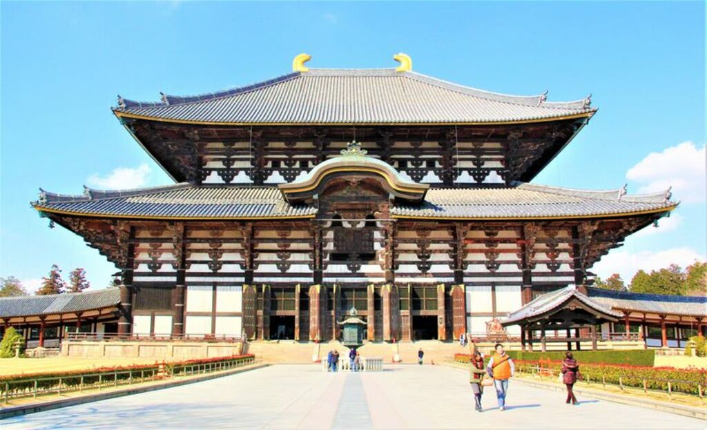 Visit the colossal Great Buddha at Todaiji Temple