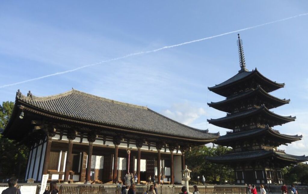 Marvel at the five-storied pagoda of Kofukuji Temple