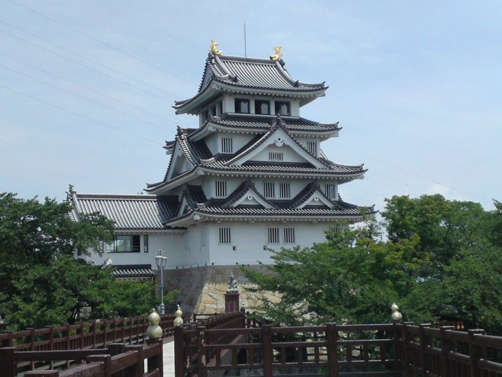 Tour the legendary Sunomata Castle