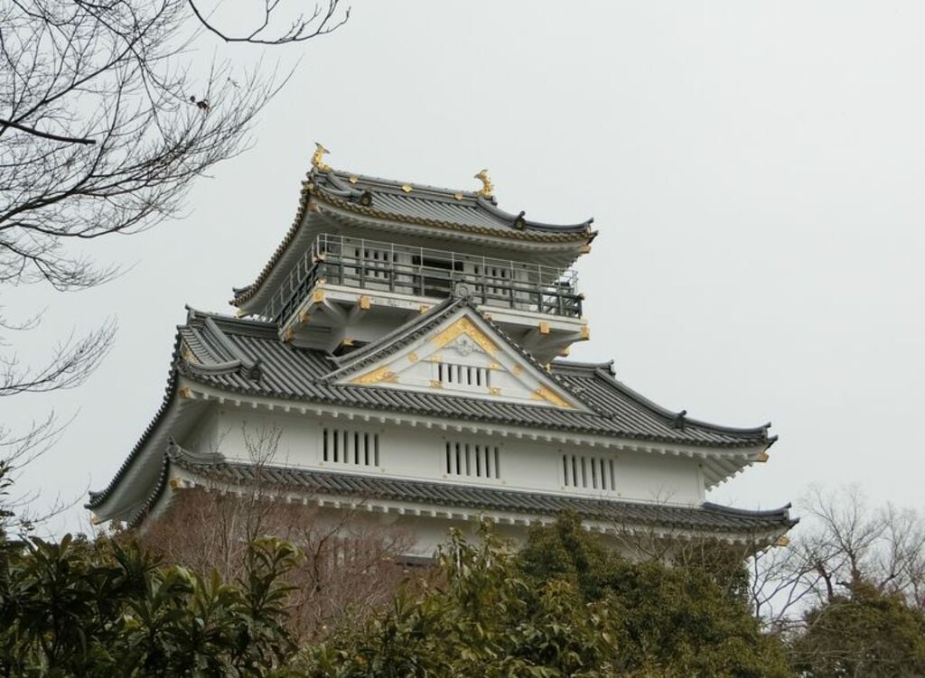 Hike up to the splendid mountaintop Gifu Castle