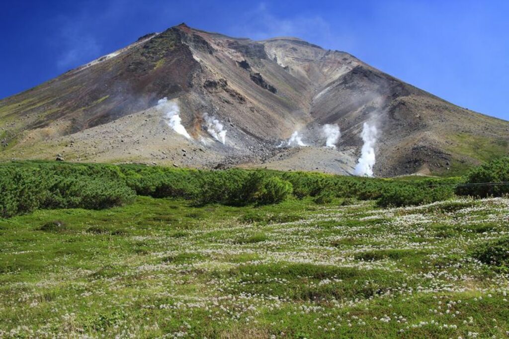 Hike through the pristine wilderness of Daisetsuzan National Park