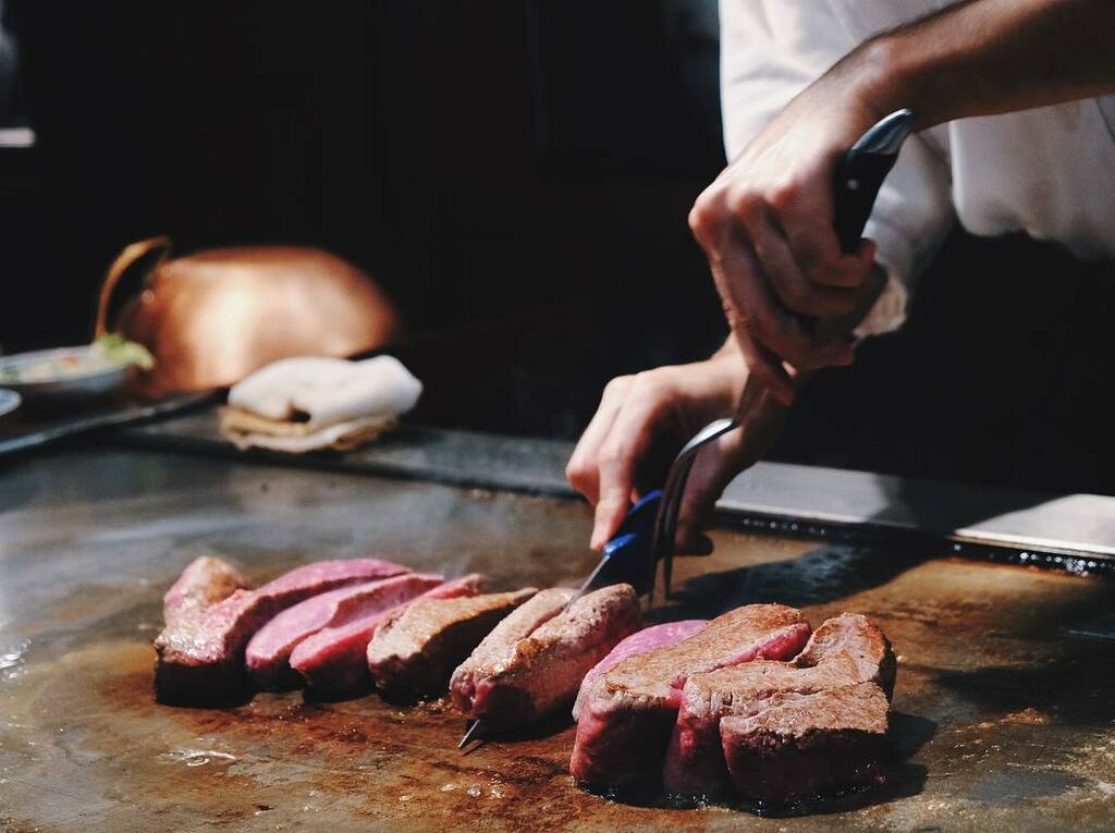 where to eat in kobe | tor road steak aoyama