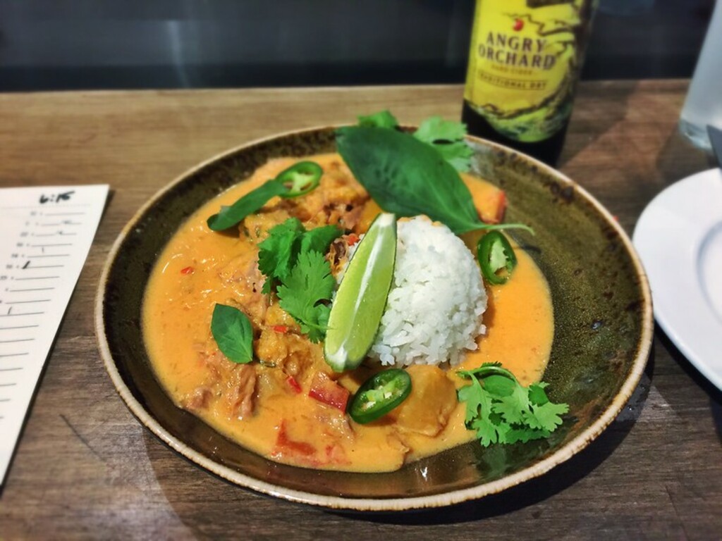 Thai red curry duck leg
