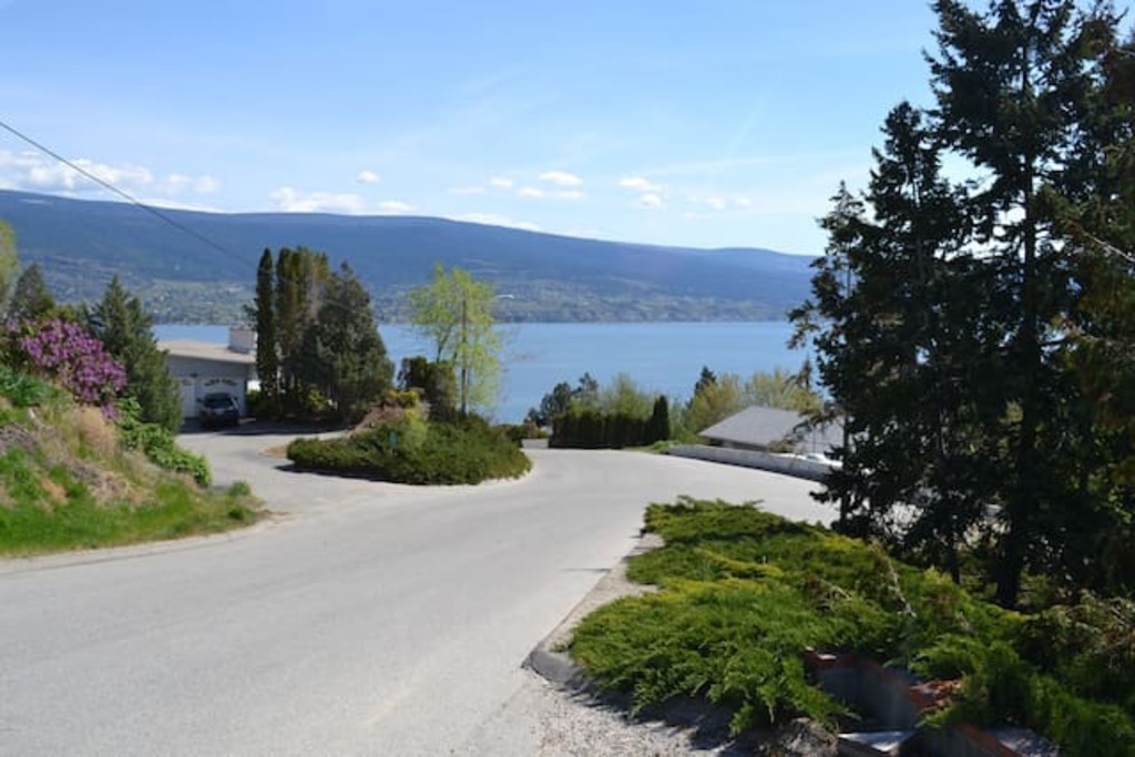 Top 12 Airbnb Vacation Rentals In Summerland, British Columbia