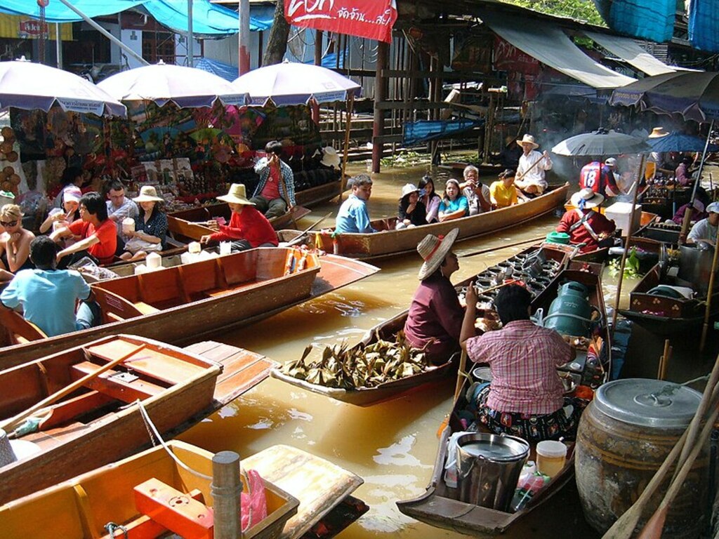 Floating market at Damnoen Saduak 2