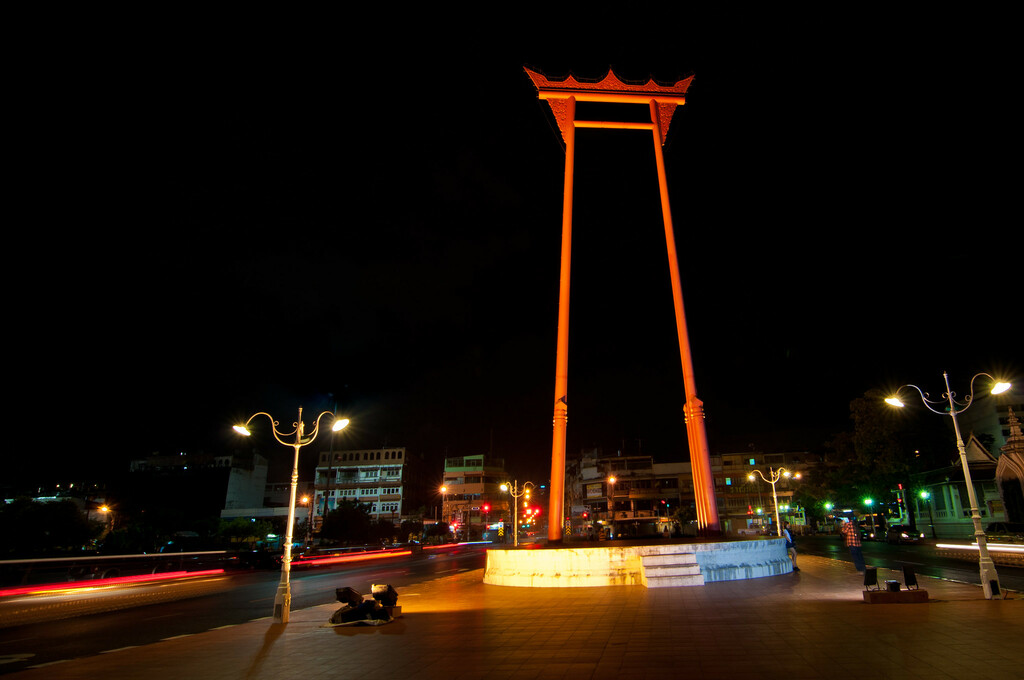 Giant Swing at Night