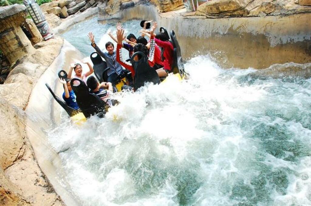 scream away at dreamworld, bangkok's most popular theme park