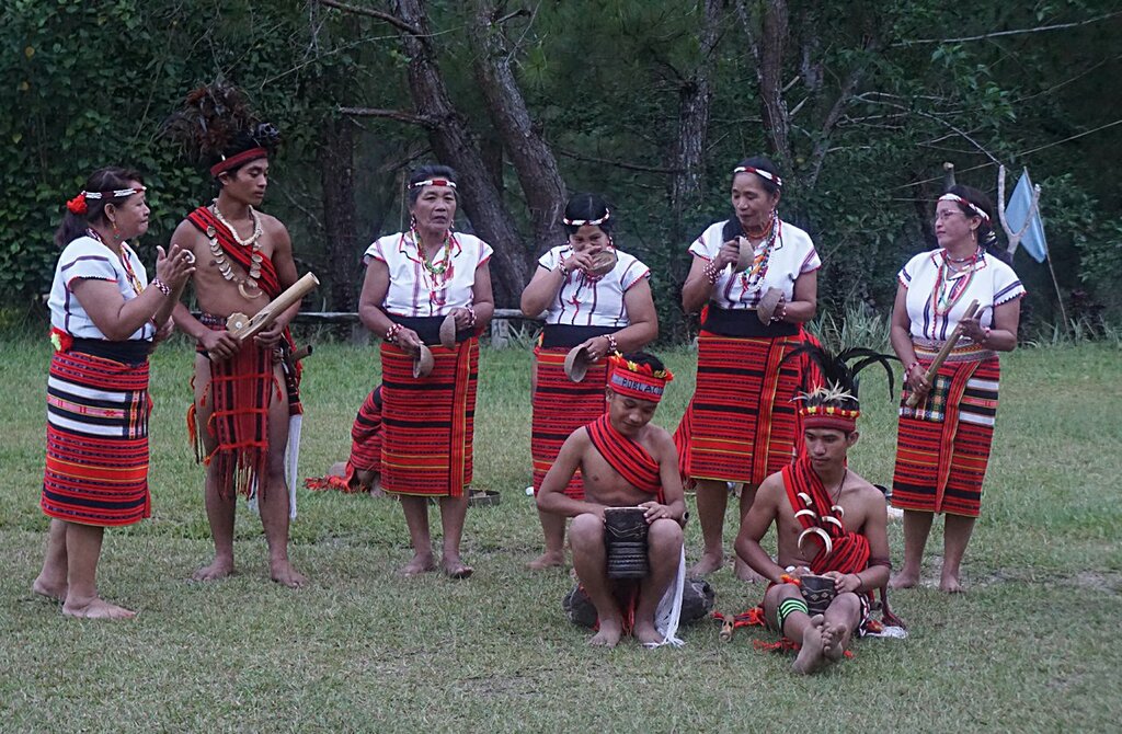 An Ifugao Cultural Show showcases indigenous dances to the sound of gongs. 