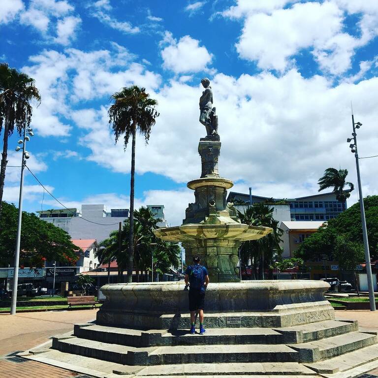 things to do in noumea new caledonia | go people watching at coconut palm square