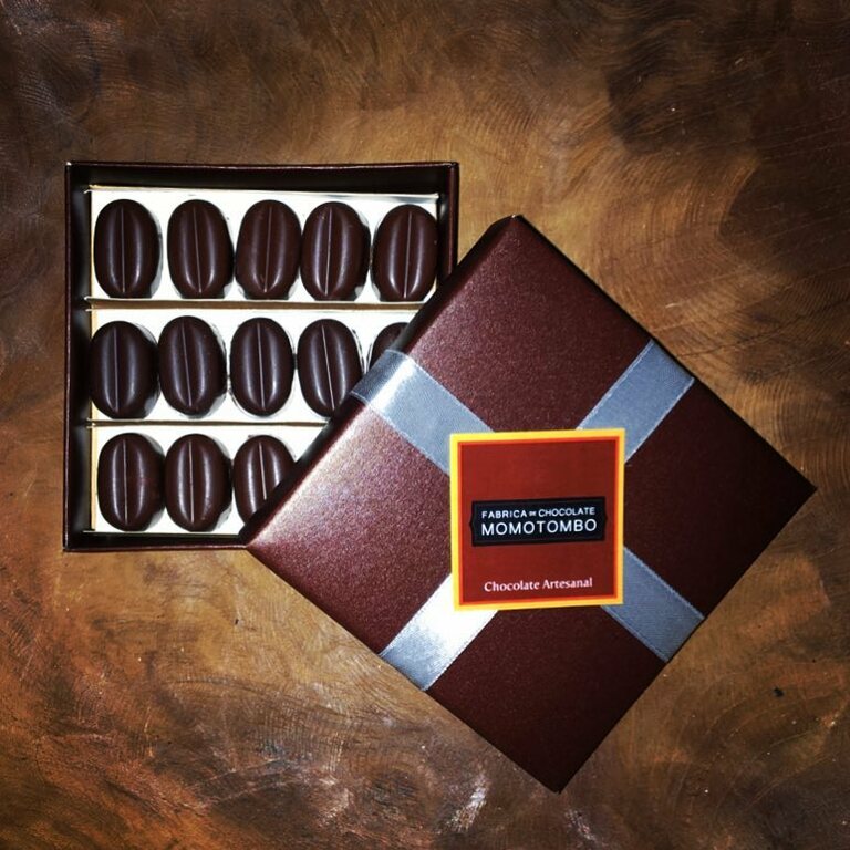 things to do in managua nicaragua | snack on chocolates at fabrica de chocolate momotombo