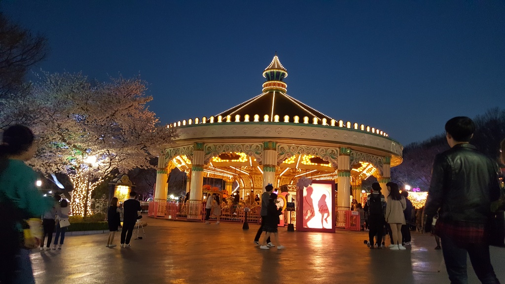 Merry-go-round in E WORLD, Daegu