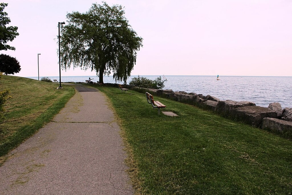 Lake Ontario. View from Colonel Samuel Smith Park 3