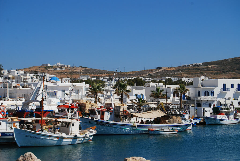 <div class="fn">
Naoussa Port Paros</div>