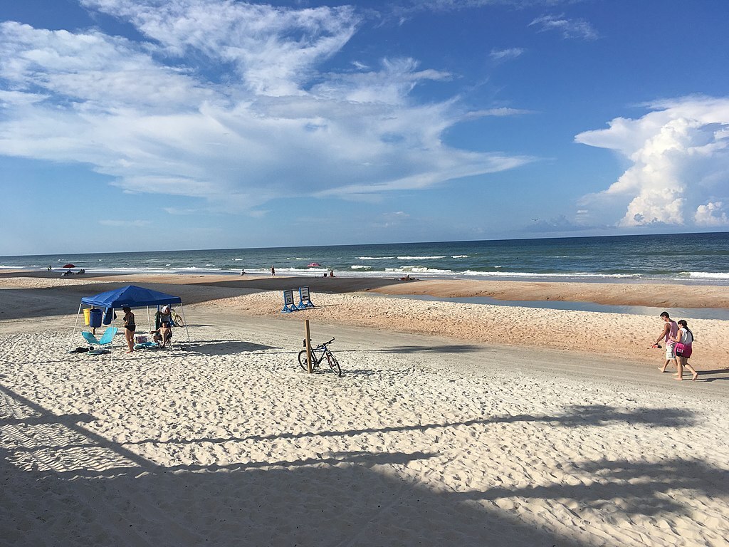 Daytona Beach looking north near Ormond Beach border