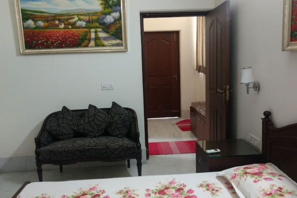 Top 12 Airbnb Vacation Rentals In Vasant Kunj, New Delhi, India