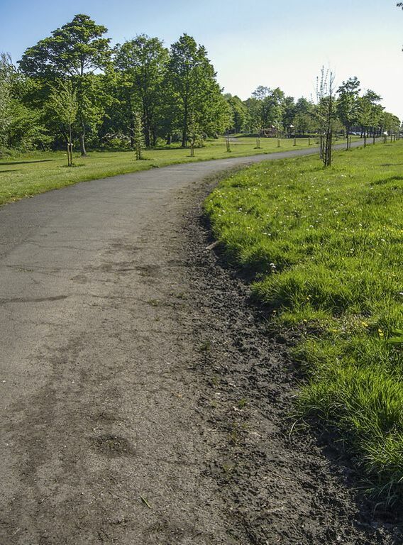 Long curve, Leverhulme park, darcy lever, bolton - panoramio