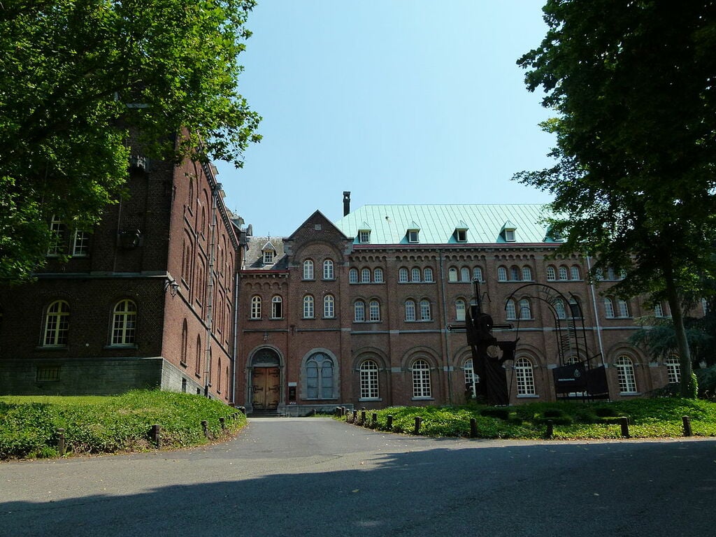 Front view of Keizersberg Abbey in Leuven