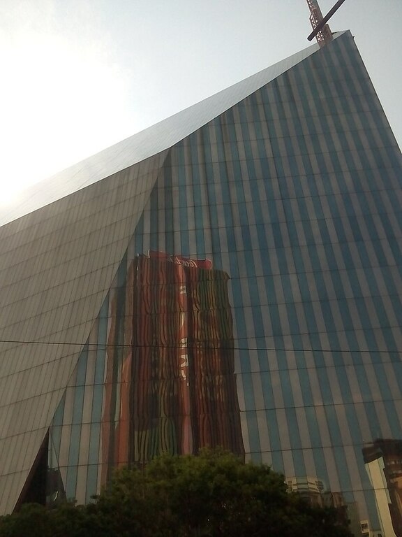 The 11 Diagonal Street 7