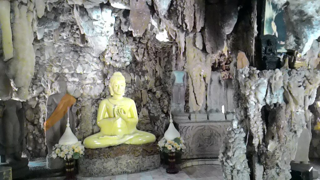 Cave,Wat Phayap