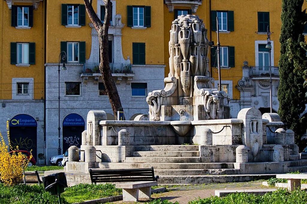 Fontana delle Anfore