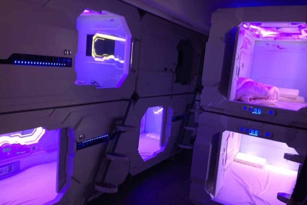 new capsule-type accommodation in causeway bay