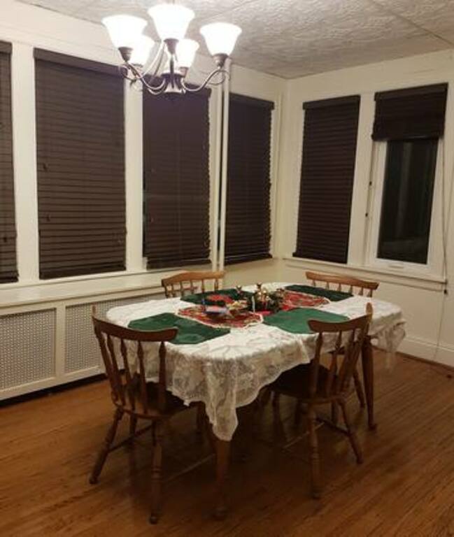 Top 11 Airbnb Vacation Rentals In And Near Aylmer, Canada Updated