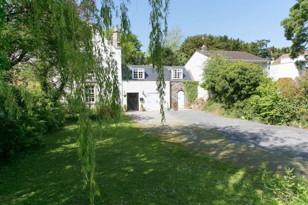 Top 12 Airbnb Vacation Rentals Near Cheddar The United Kingdom