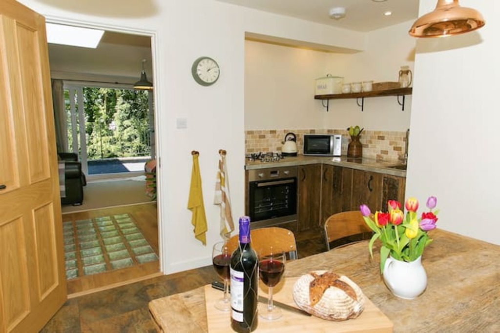 Top 12 Airbnb Vacation Rentals Near Cheddar The United Kingdom